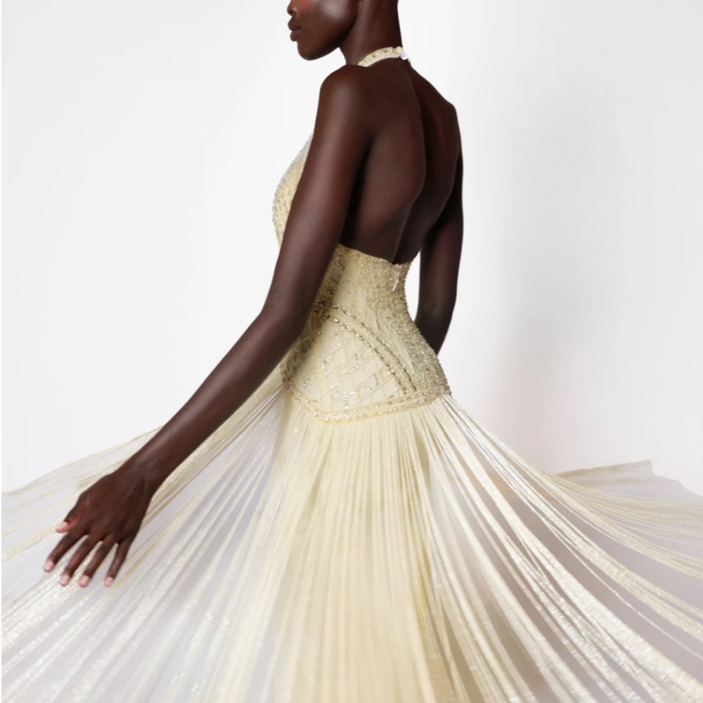 Elegant Cream Backless Halter Gown - Picture 4 of 9